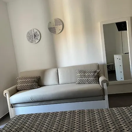 Πανσιόν La Maison Del Corso